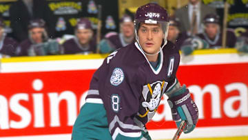 Mighty Ducks of Anaheim v Toronto Maple Leafs