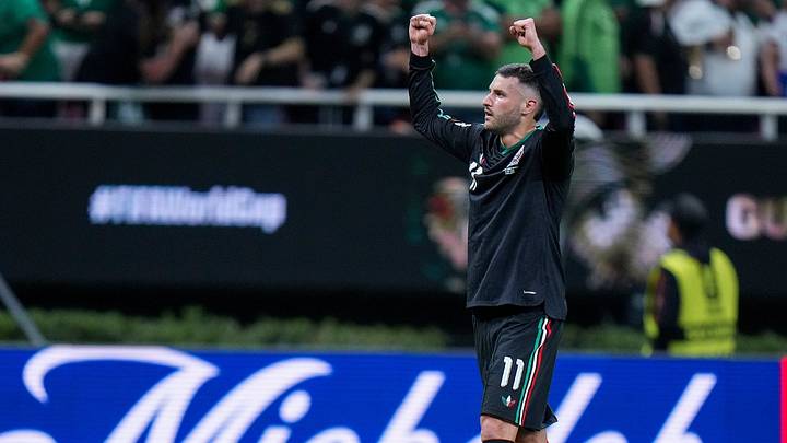 Santiago Giménez por fin debutó en un Mundial con la Selección de México Santiago Giménez por fin debutó en un Mundial con la Selección de México