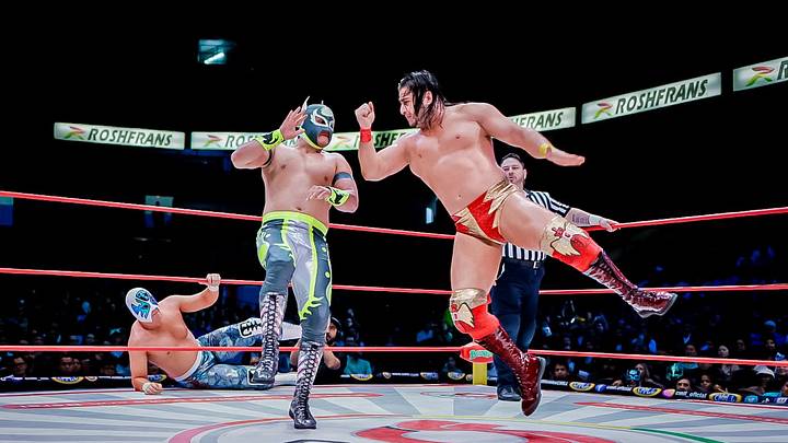 Neón lucha contra Niebla Roja en la Arena México Neón lucha contra Niebla Roja en la Arena México