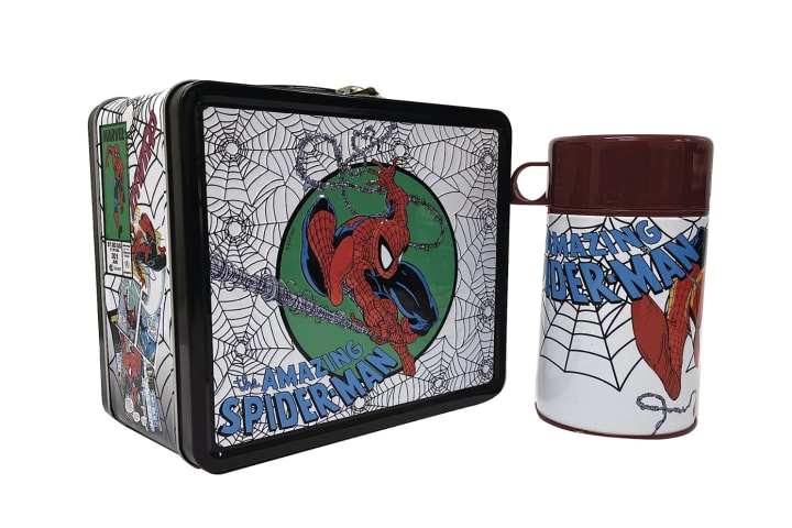 Retro back-to-school supplies: Surreal Entertainment Marvel Spider-Man Linch Box and Thermos