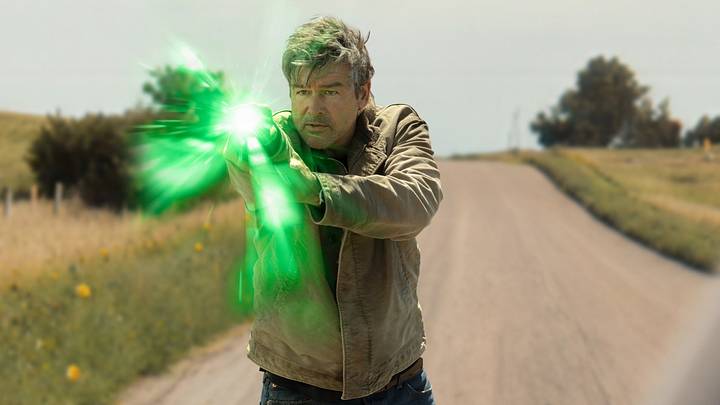 Kyle Chandler as Hal Jordan in LANTERNS episode 5