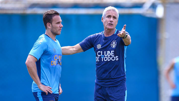 Arthur está emprestado pela Juventus