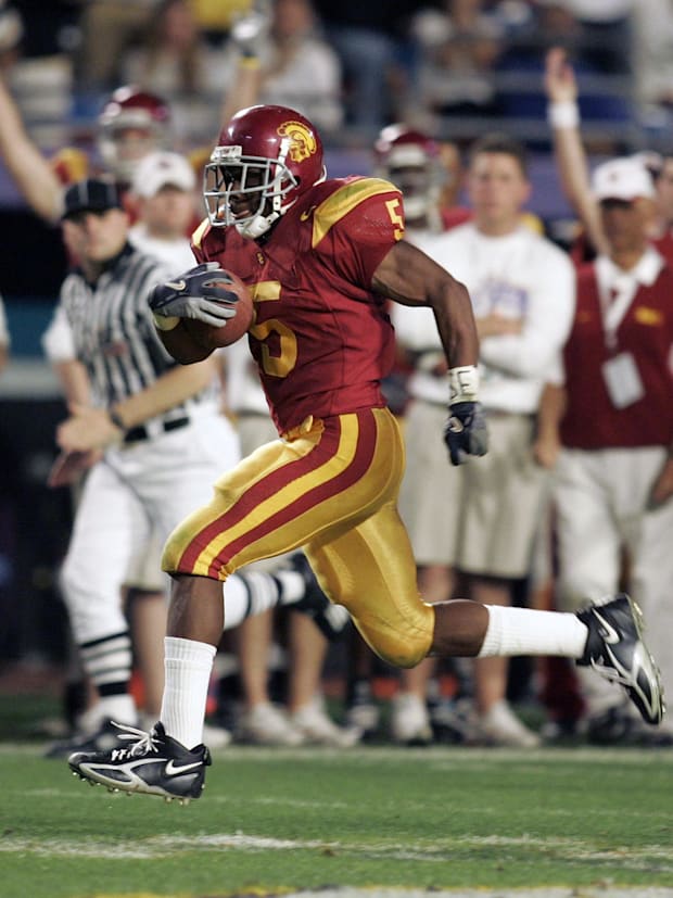 Bush runs with the ball against Oklahoma in the 2005 Orange Bowl.