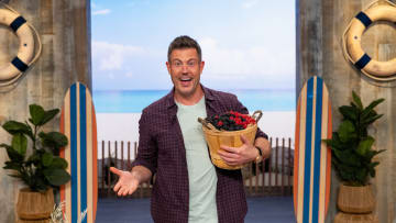 Summer Baking Championship Host Jesse Palmer portrait for Mile High Berry Pie Challenge