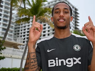 João Pedro assinou com o Chelsea até 2033