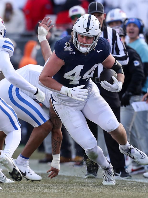 Penn State Nittany Lions tight end Tyler Warren 