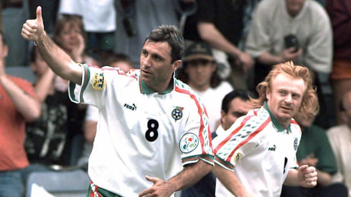 Hristo Stoitchkov (L) and Llian Kiriakov of Bulgar