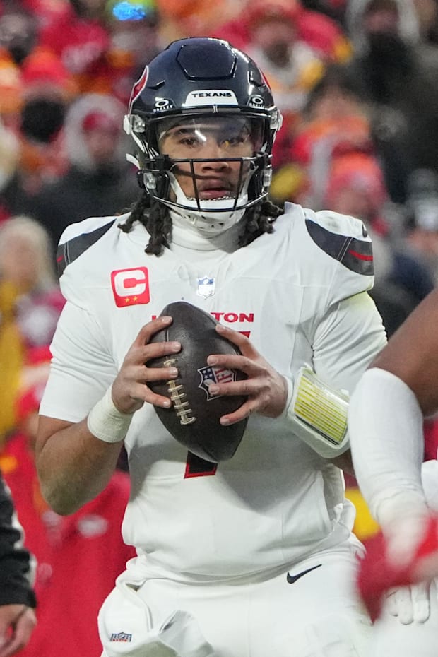 The Houston CJ Stroud Texans quarters (7) is looking to pass against the Chiefs of Kansas City.