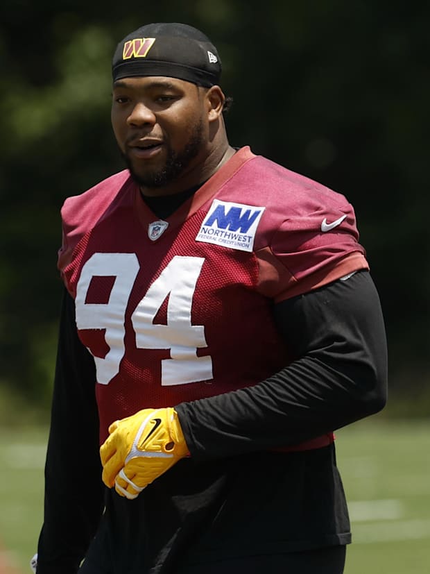 Washington Commanders defensive tackle Daron Payne (94).
