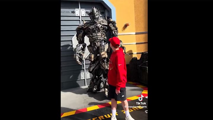 A 49ers fan went viral for his interaction with Megatron at a recent meet and greet at Universal Studios.