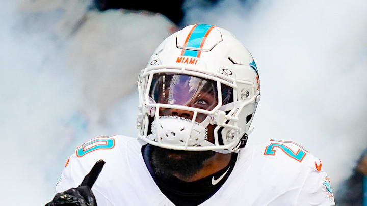 Miami Dolphins linebacker Jordyn Brooks
