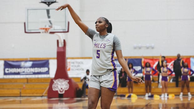Miles Wins 2025 SIAC Women's Basketball Championship