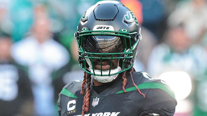 Nov 24, 2023; East Rutherford, New Jersey, USA; New York Jets linebacker C.J. Mosley (57) warms up before the game against the Miami Dolphins before the game at MetLife Stadium.