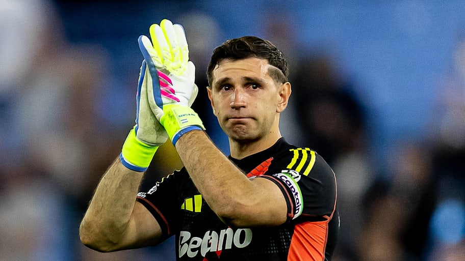 Emiliano Martínez tearfully applauding Aston Villa fans.