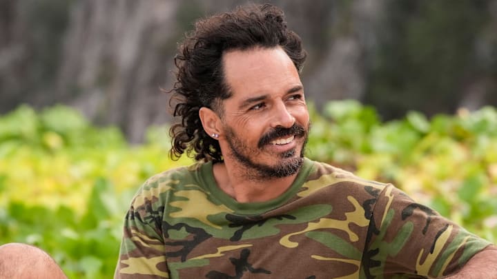 “The Blood Moon” – A mysterious boat arrives delivering an exciting message, “Drop your buffs!” A mad dash ensues when castaways discover that an advantage is hidden deep in the jungle. This week’s mouthwatering challenge reward lifts spirits, but only briefly. A true Survivor first, the dreaded blood moon leads to a historic tribal council, on SURVIVOR 50. Photo: Robert Voets/CBS ©2025 CBS Broadcasting, Inc. All Rights Reserved.