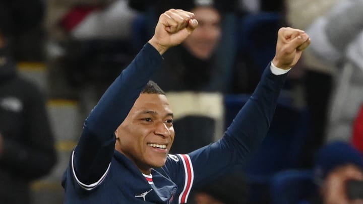 Kylian Mbappé est entré un peu plus dans l'histoire du PSG ce samedi Kylian Mbappé est entré un peu plus dans l'histoire du PSG ce samedi