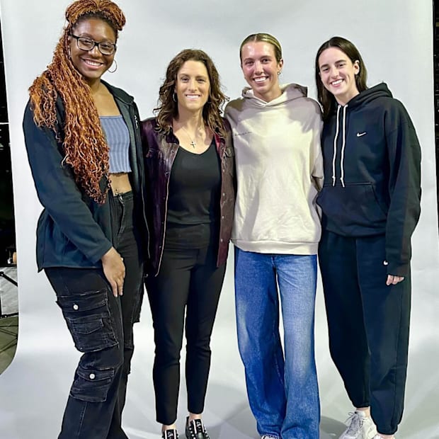 Caitlin Clark, Indiana Fever stars welcome new coach Stephanie White in epic photo