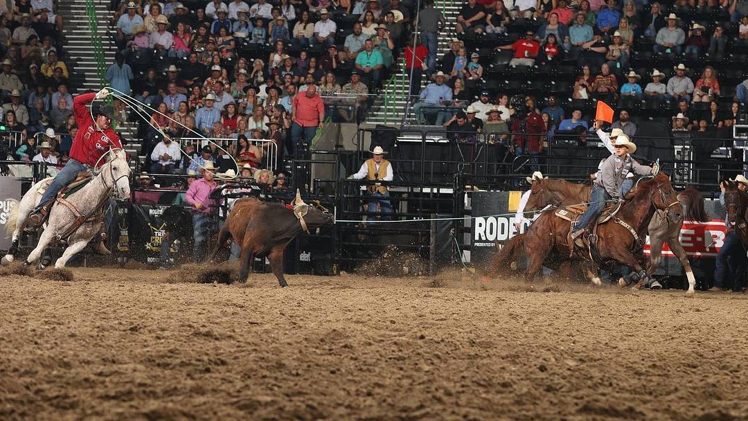 Jake Smith and Douglas Rich making a solid 4.16 second run to advance to the Rodeo Corpus Christi Showdown Round.