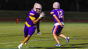 2026 Boston College LB commit Demeterius Thompson (left)