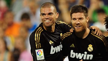 Xabi Alonso et Pepe, coéquipiers au Real Madrid en 2013