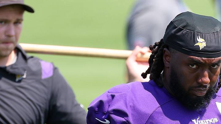 Minnesota Vikings guard Donovan Jackson