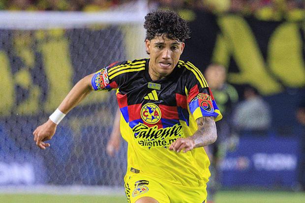 Kevin Álvarez por el club América.