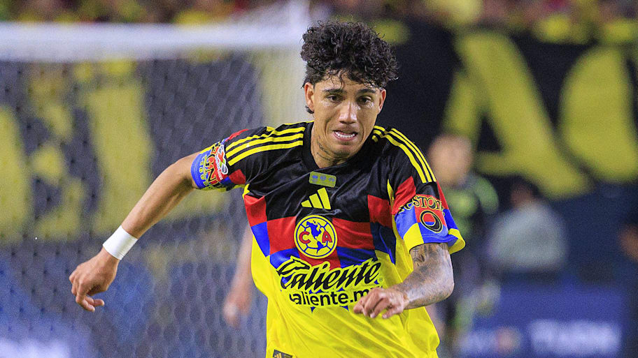 Kevin Alvarez for Club America.