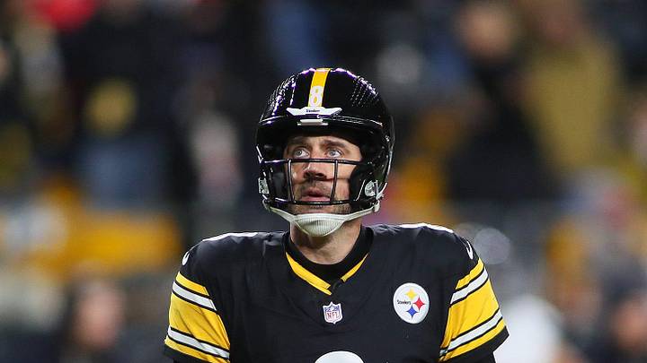 Pittsburgh Steelers quarterback Aaron Rodgers