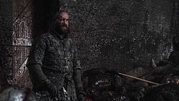 (L to R) Rory McCann as Sandor “The Hound” Clegane and Maisie Williams as Arya Stark – Photo: Helen Sloan/HBO