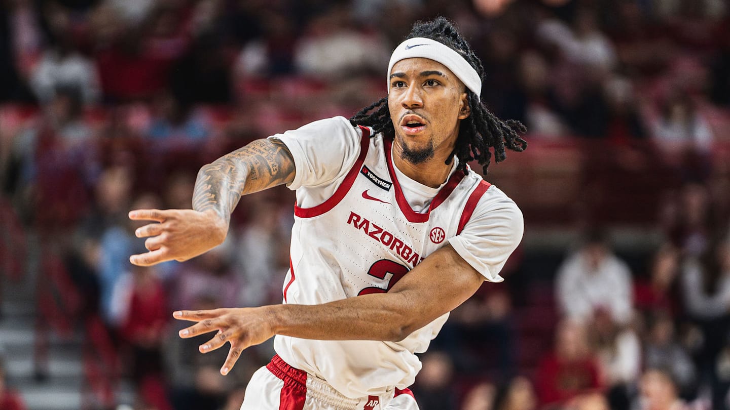 Former Razorback keeps college options open