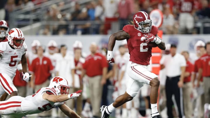 Derrick Henry breaks away for a long run versus Wisconsin in 2015