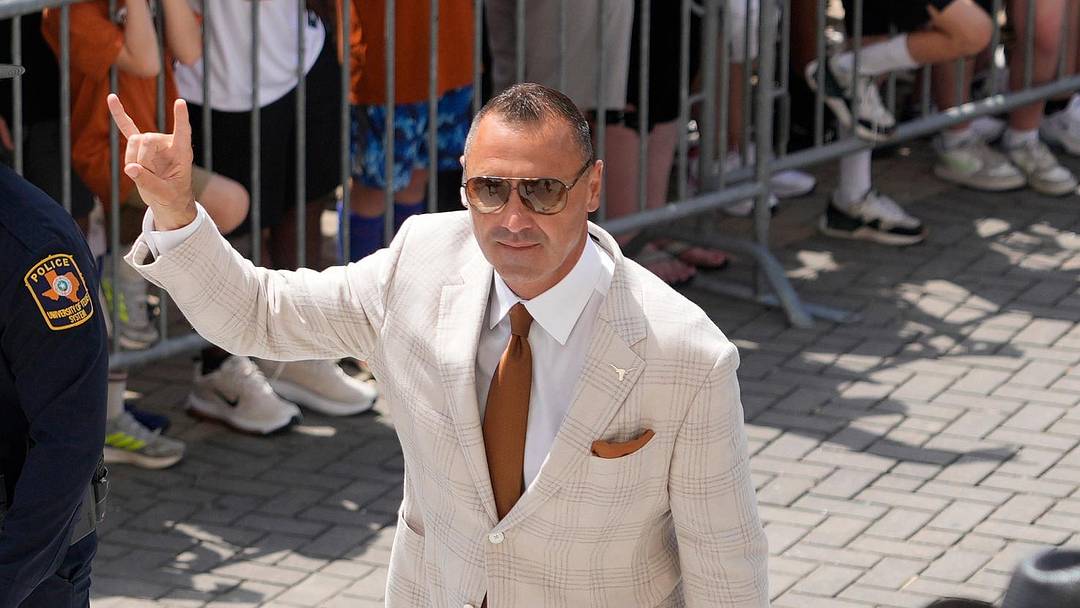 Sep 13, 2025; Austin, Texas, USA; Texas Longhorns head coach Steve Sarkisian enters Darrell K Royal-Texas Memorial Stadium before a game against the Texas El Paso Miners. Mandatory Credit: Scott Wachter-Imagn Images Sep 13, 2025; Austin, Texas, USA; Texas Longhorns head coach Steve Sarkisian enters Darrell K Royal-Texas Memorial Stadium before a game against the Texas El Paso Miners. Mandatory Credit: Scott Wachter-Imagn Images
