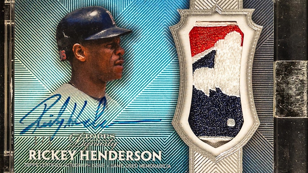 2017 Topps Dynasty Game-Used MLB Logo Patch Autograph 2017 Topps Dynasty Game-Used MLB Logo Patch Autograph