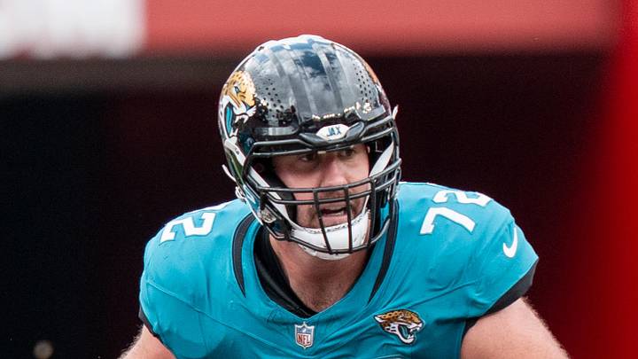 September 28, 2025; Santa Clara, California, USA; Jacksonville Jaguars offensive tackle Walker Little (72) during the second quarter against the San Francisco 49ers at Levi's Stadium. 