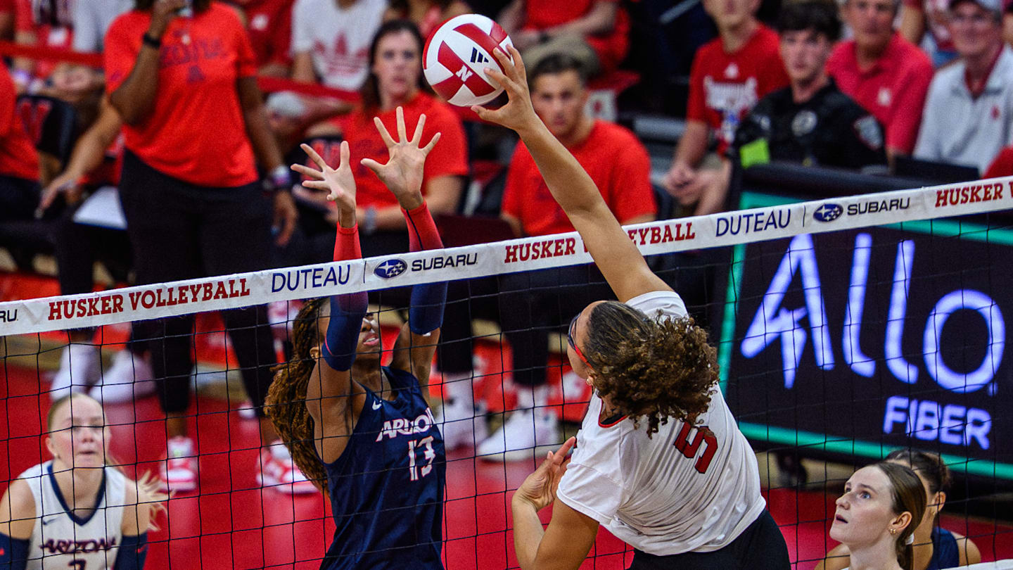 Nebraska Volleyball Takes Care of Arizona with a Sweep