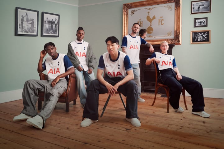 Tottenham Hotspur home kit