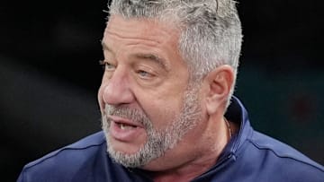 Auburn Tigers basketball coach Bruce Pearl would call the hogs because of Sarah Huckabee Sanders's stance on Israel