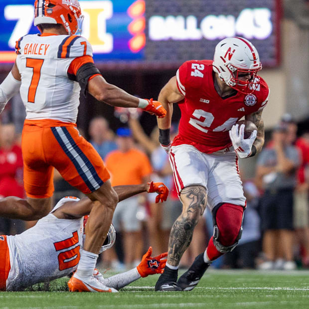 Nebraska tight end Thomas Fidone II gains 17 yards against Illinois.