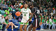 Tatum's Jordan Chambers (15) dribbles against the Jefferson Bulldogs on Feb. 28, 2025. 