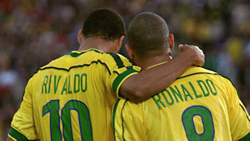 Rivaldo e Ronaldo estão na história do futebol brasileiro Rivaldo e Ronaldo estão na história do futebol brasileiro