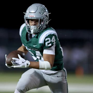 De La Salle running back Duece Jones-Drew runs against Serra in 2024.