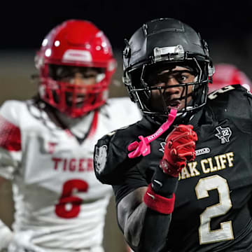 South Oak Cliff defeated Melissa 35-17 on Friday night.
