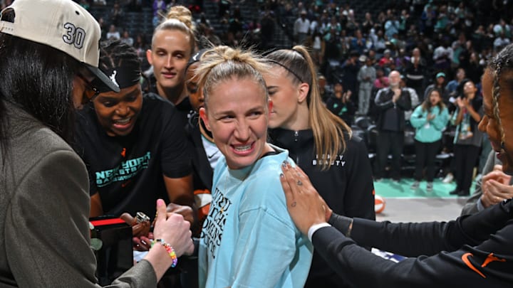 Courtney Vandersloot Reunited With Liberty Teammates to Receive Championship Ring