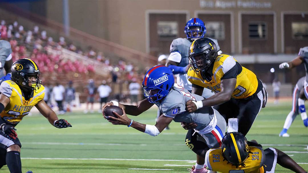 Duncanville quarterback Keelon Russell, a 5-star Alabama commit, will try to lead the Panthers to a fist-round win against Temple.
