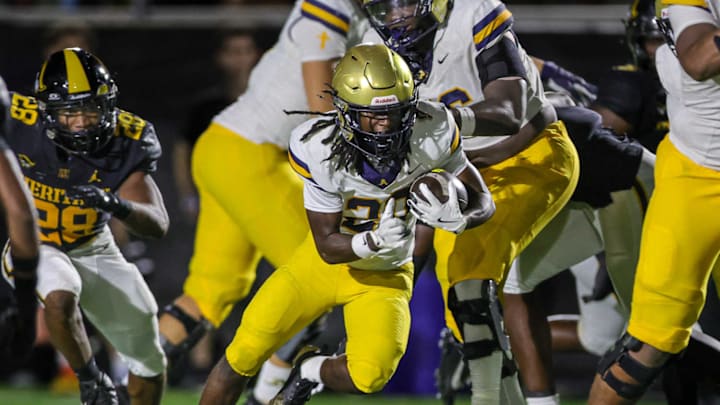 St. Thomas Aquinas is looking to repeat as Class 5A state champions when they take on Lakeland in the final week of the season for the second straight year. St. Thomas Aquinas is looking to repeat as Class 5A state champions when they take on Lakeland in the final week of the season for the second straight year.