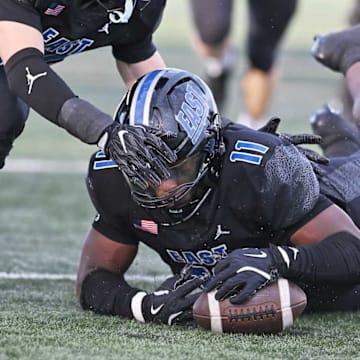 No 3 Lincoln-Way East Griffins beat Metea Valley to move to 6-0 on the season