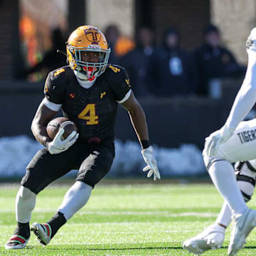 A dynamic running back, Lutheran North’s Martez Stephenson was a Class 4 first team all-state selection after averaging 11.1 yards per carry and scoring 21 total touchdowns in 2024. He rushed for 1,363 yards and had 263 receiving as Lutheran North won the Class 4 state championship.