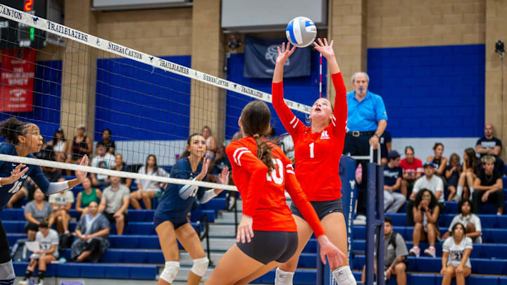 Redondo Union girls volleyball setter Bella Jones (1) setting sophomore MB Sienna Castillo vs. Sierra Canyon. Redondo Union girls volleyball setter Bella Jones (1) setting sophomore MB Sienna Castillo vs. Sierra Canyon.