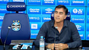 Gustavo Quinteros foi apresentado como novo treinador do Grêmio