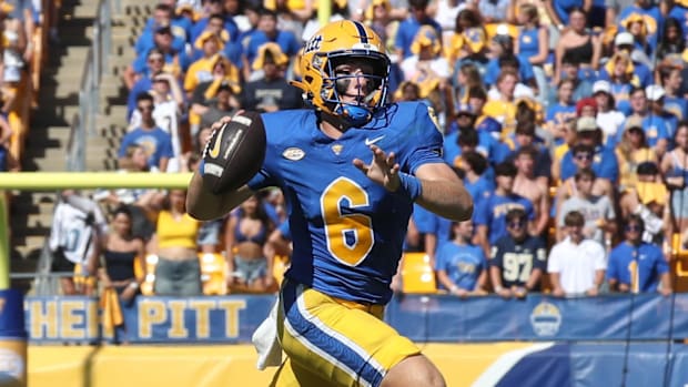 Pittsburgh Panthers quarterback Mason Heintschel
